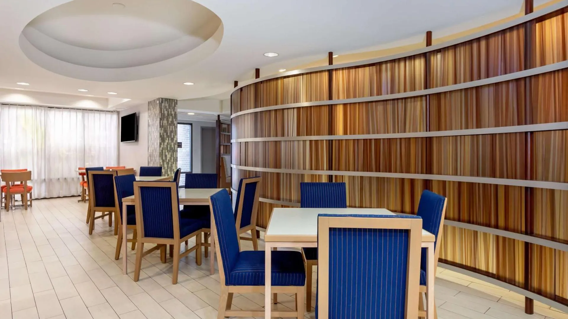 Hampton Inn Orlando-International Airport Hotel