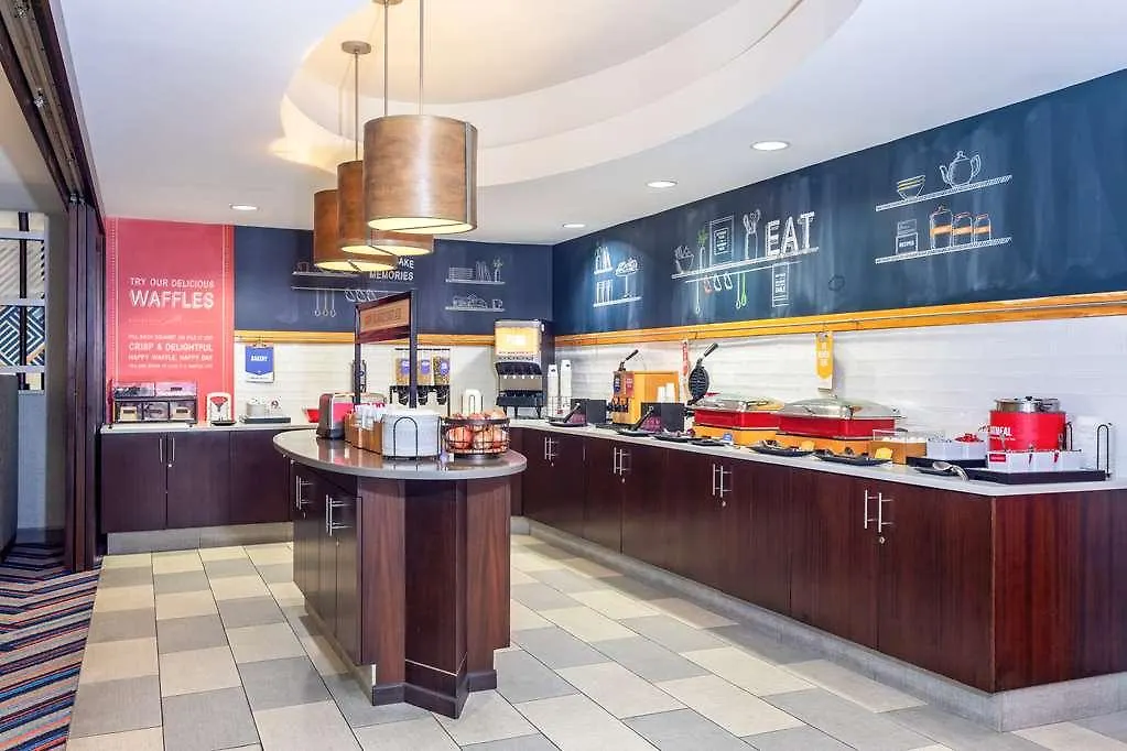 Hampton Inn Orlando-International Airport 3*, Orlando